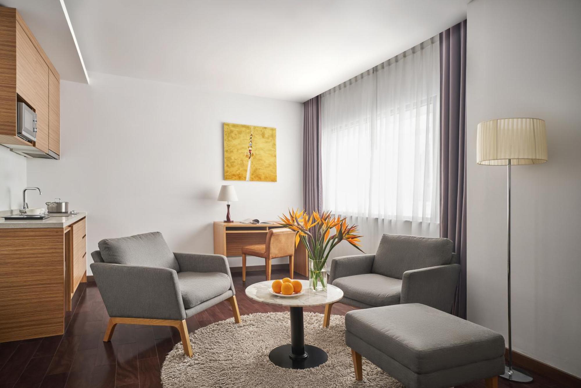 Oakwood Hotel & Apartments Saigon Хошимин Екстериор снимка